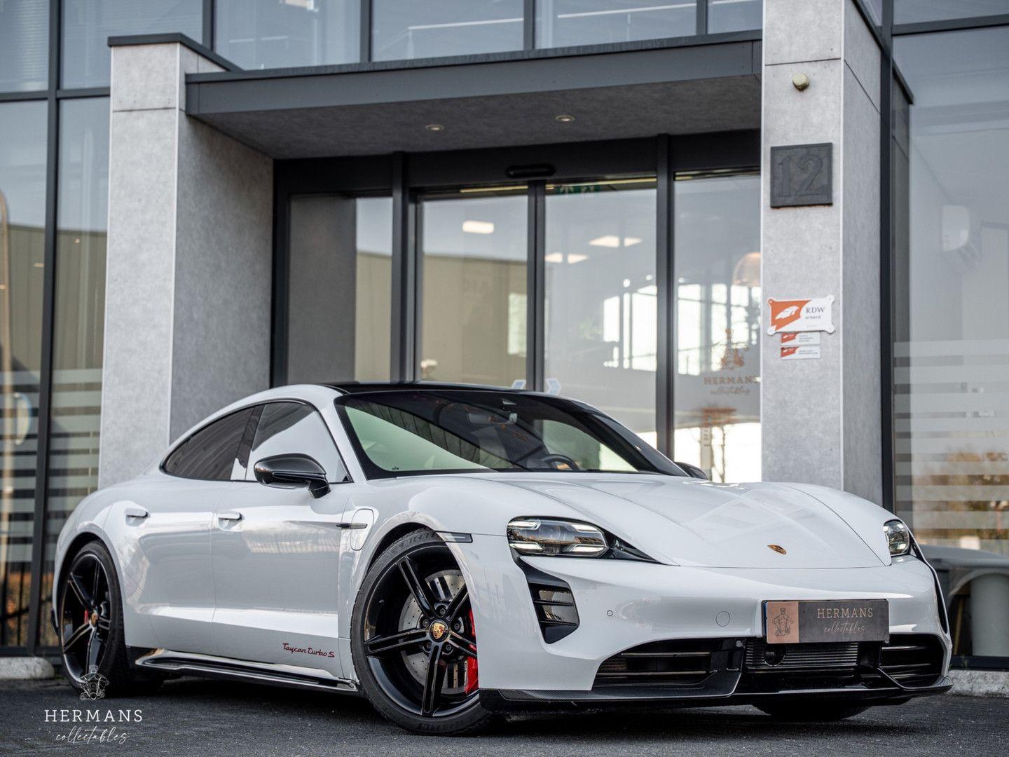 Porsche Taycan Turbo S 93kWh / Carbon / Ceramic / InnoDr