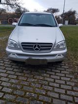 Mercedes-Benz ML 400 CDI - - Mercedes-Benz ML 400 mit Diesel-Antrieb
