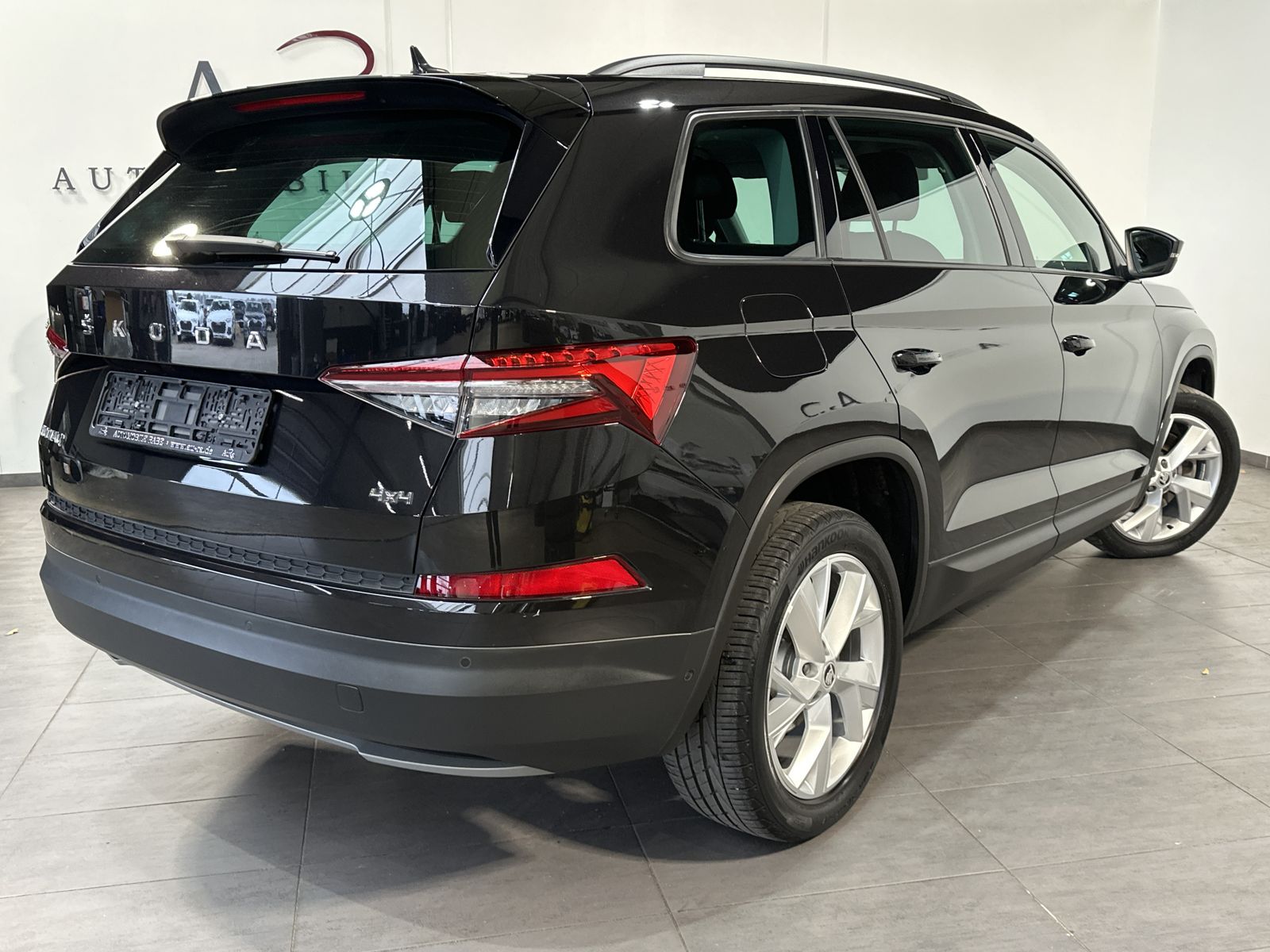 Fahrzeugabbildung SKODA Kodiaq 2.0 TDI 4x4 DSG Tour NAV+LED+AHK+CARPLAY