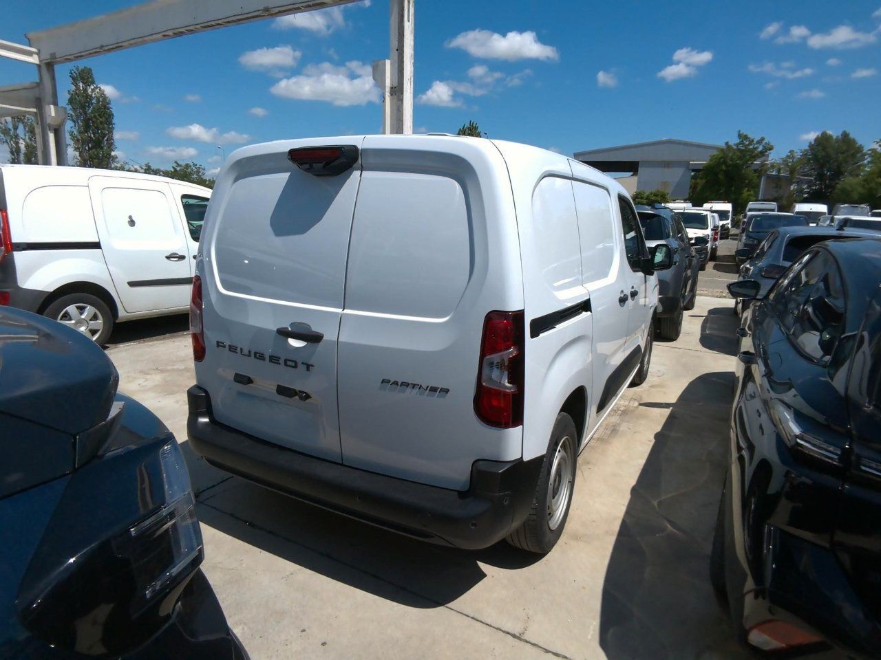 Peugeot PEUGEOT Partner M 1.5 diesel 100cv S&S 3/Posti imagem 2