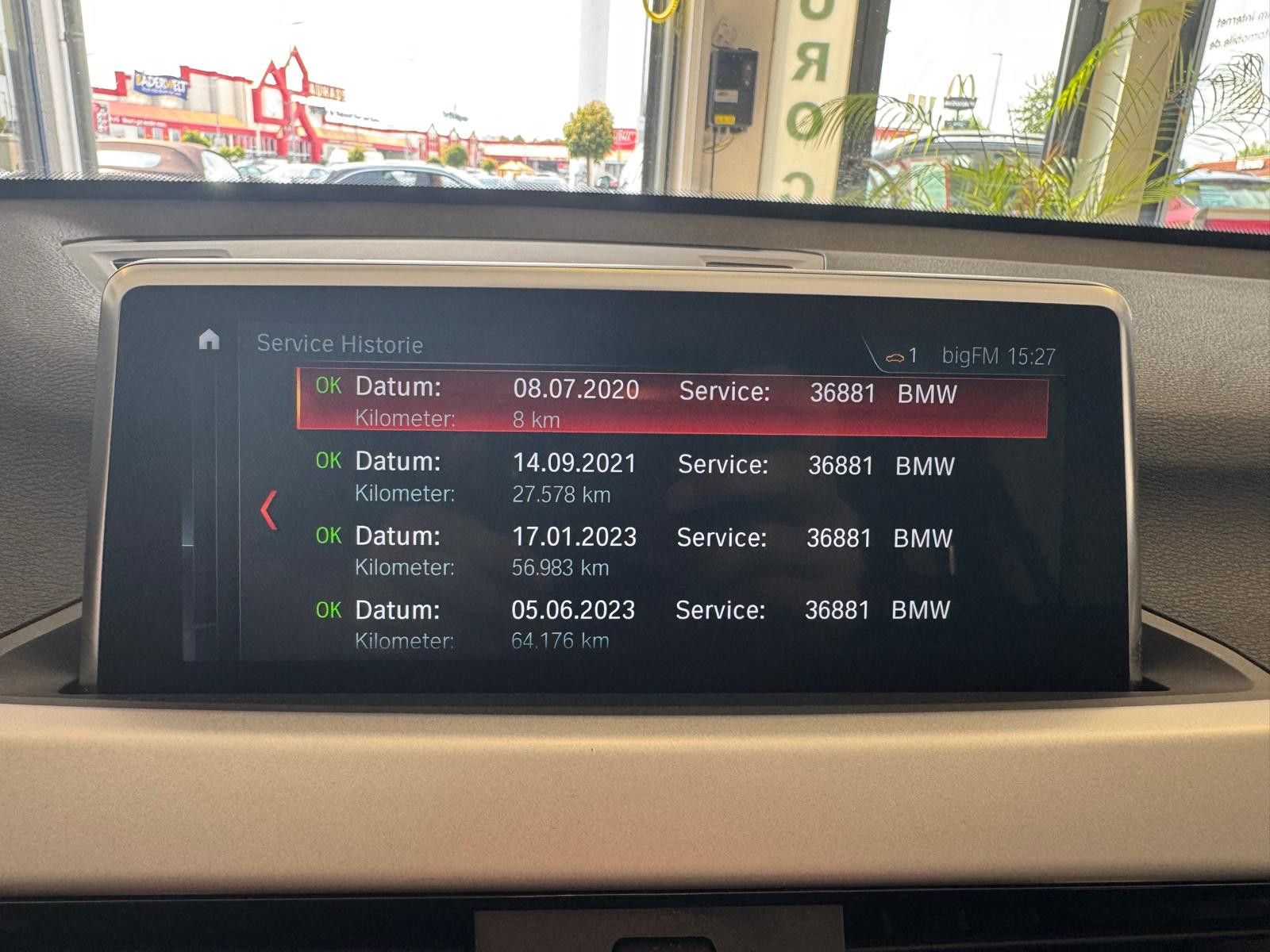 Fahrzeugabbildung BMW X1 Baureihe 18i / NAVI/ SCHECKHEFT / LED /