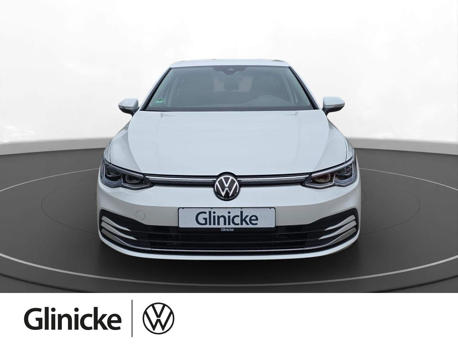 Volkswagen Golf VIII Style 2.0 TSI DSG, AHK, NAVI