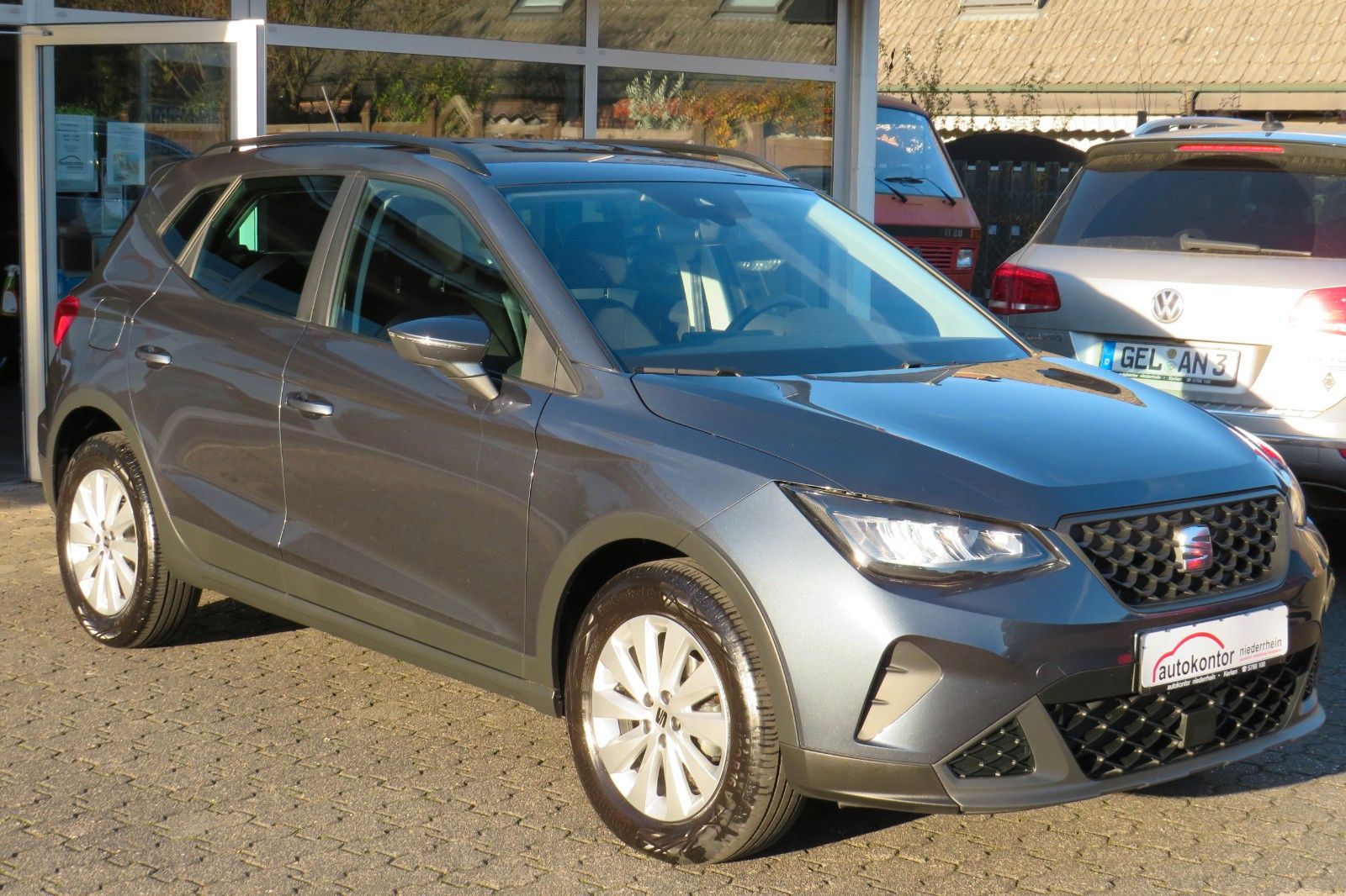 Fahrzeugabbildung SEAT Arona Style NAVI APP SITZH. PDC GRA 1.HD