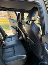 Toyota Corolla Cross 2.0 Hybrid eCVT 197PS-SKYVIEW - Toyota Corolla Cross: Geländewagen
