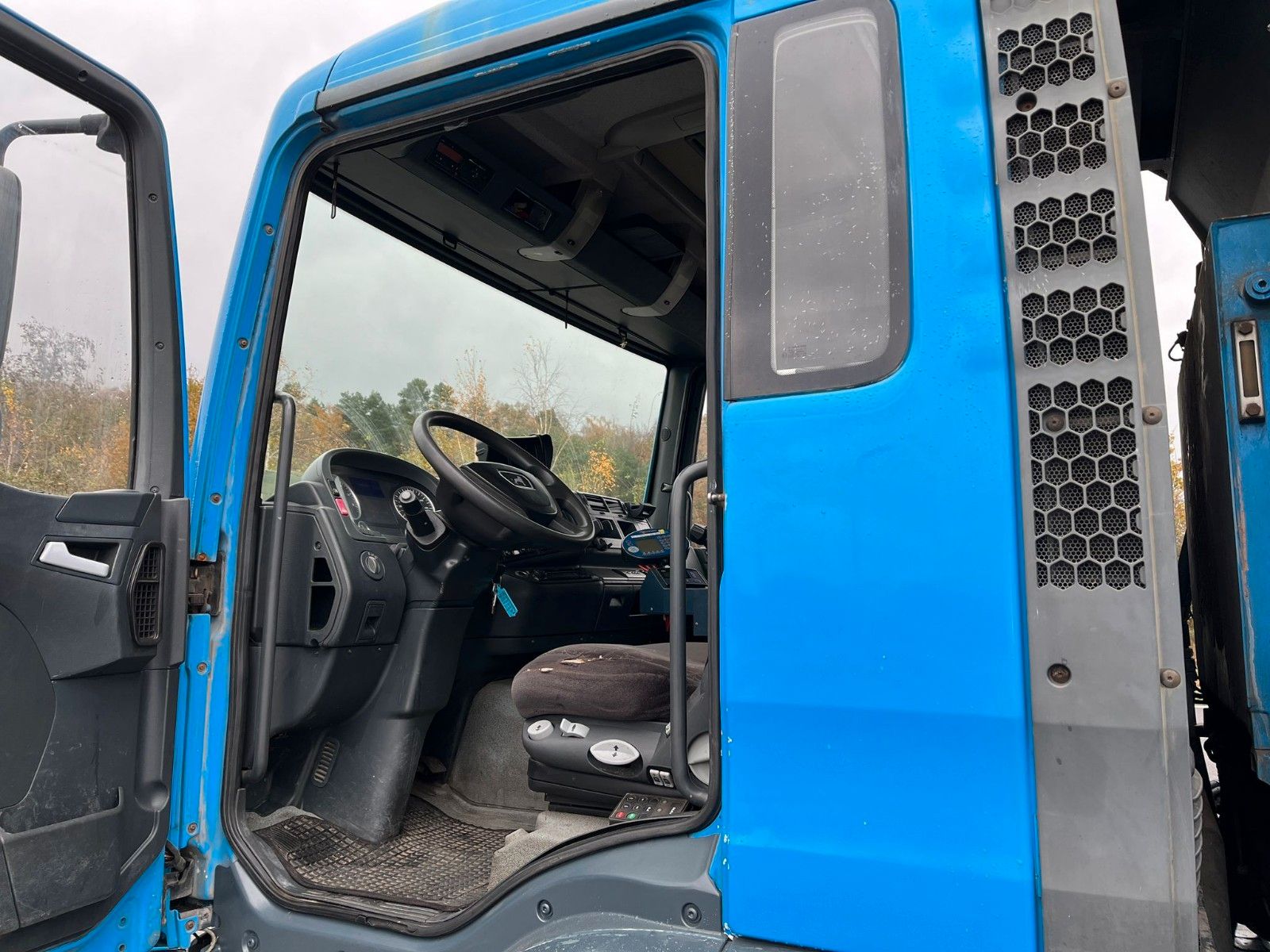 Fahrzeugabbildung MAN TGA 26.320 Überkopflader Müllwagen Automatik