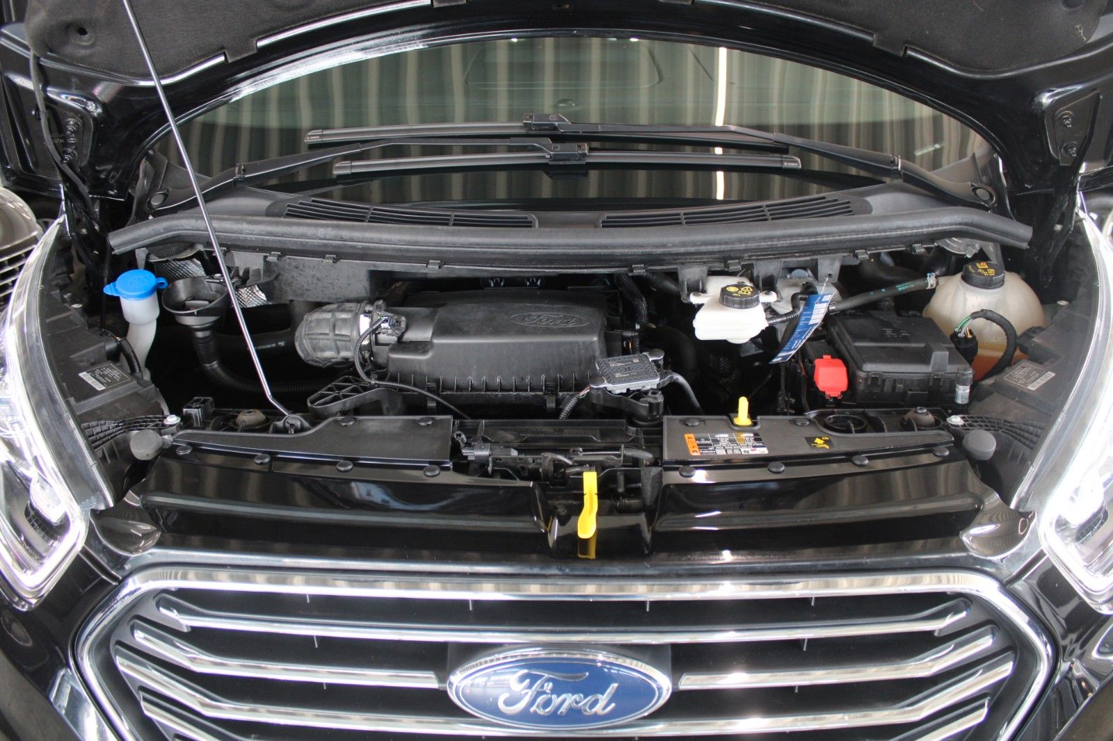 Fahrzeugabbildung Ford Tourneo Custom Titanium X Aut. 8-Si STDZ LEDER