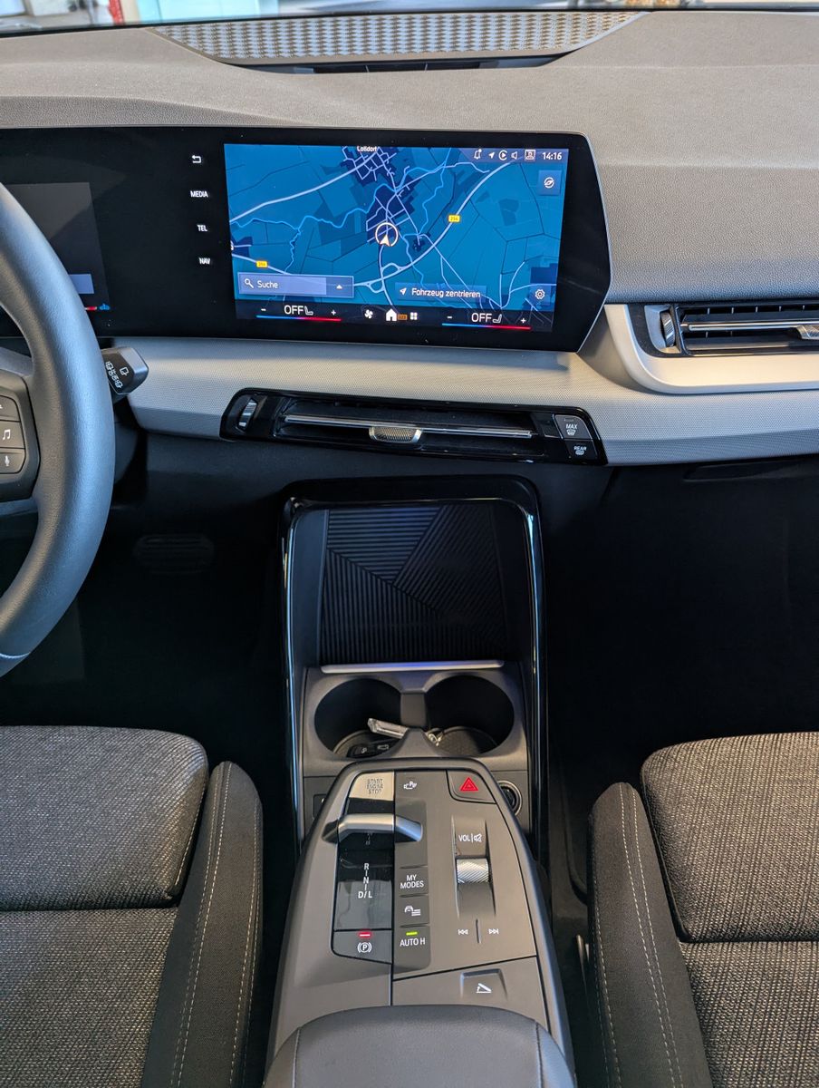 BMW 218 Active Tourer i Panorama Sport-Sitze AHK - Image 21