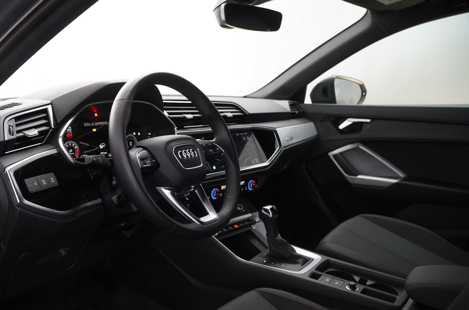 Audi Q3 Sportback Nanograu mit Optik-Paket S Line foto 12