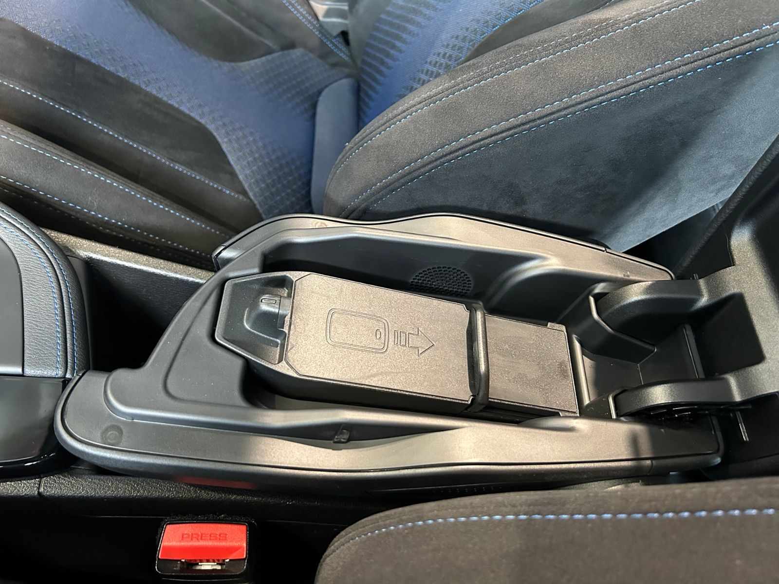 Fahrzeugabbildung BMW X2 M35 i xDrive Shadow PANO HUD H/K KAM