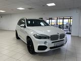 BMW X5 xDrive 40 d/PANO/AHK/313 PS/M-PAKET - BMW X5: Weiß