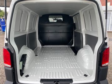 Fahrzeugabbildung Volkswagen T6.1 2.0 TDI Kasten Klima/Einparkhilfe/GRA