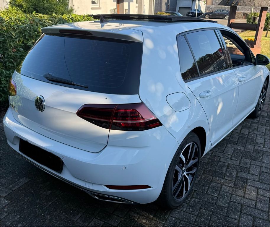 Image of Volkswagen Golf