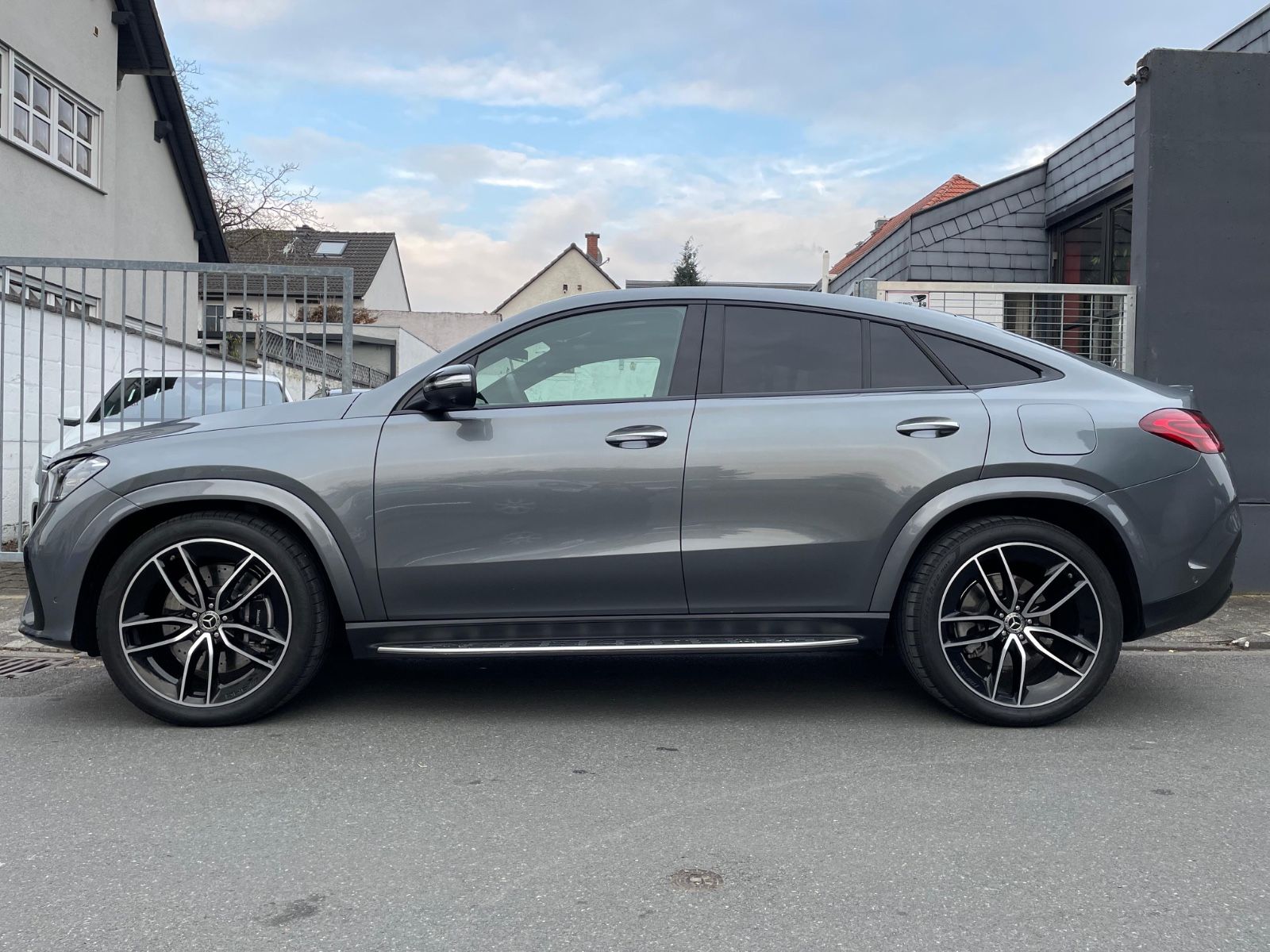 Fahrzeugabbildung Mercedes-Benz GLE 350 de Coupé Facelift |AMG|HUD|360°|22"|AHK