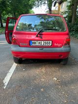 Renault Twingo 1.2 Authentique - Renault Twingo aus 2003 mit Benzin-Antrieb: Kleinwagen, 1.2