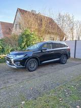 Mitsubishi Outlander 2.2 DI-D Edition 100+ 4WD Automati... - Mitsubishi Outlander Edition mit Diesel-Antrieb