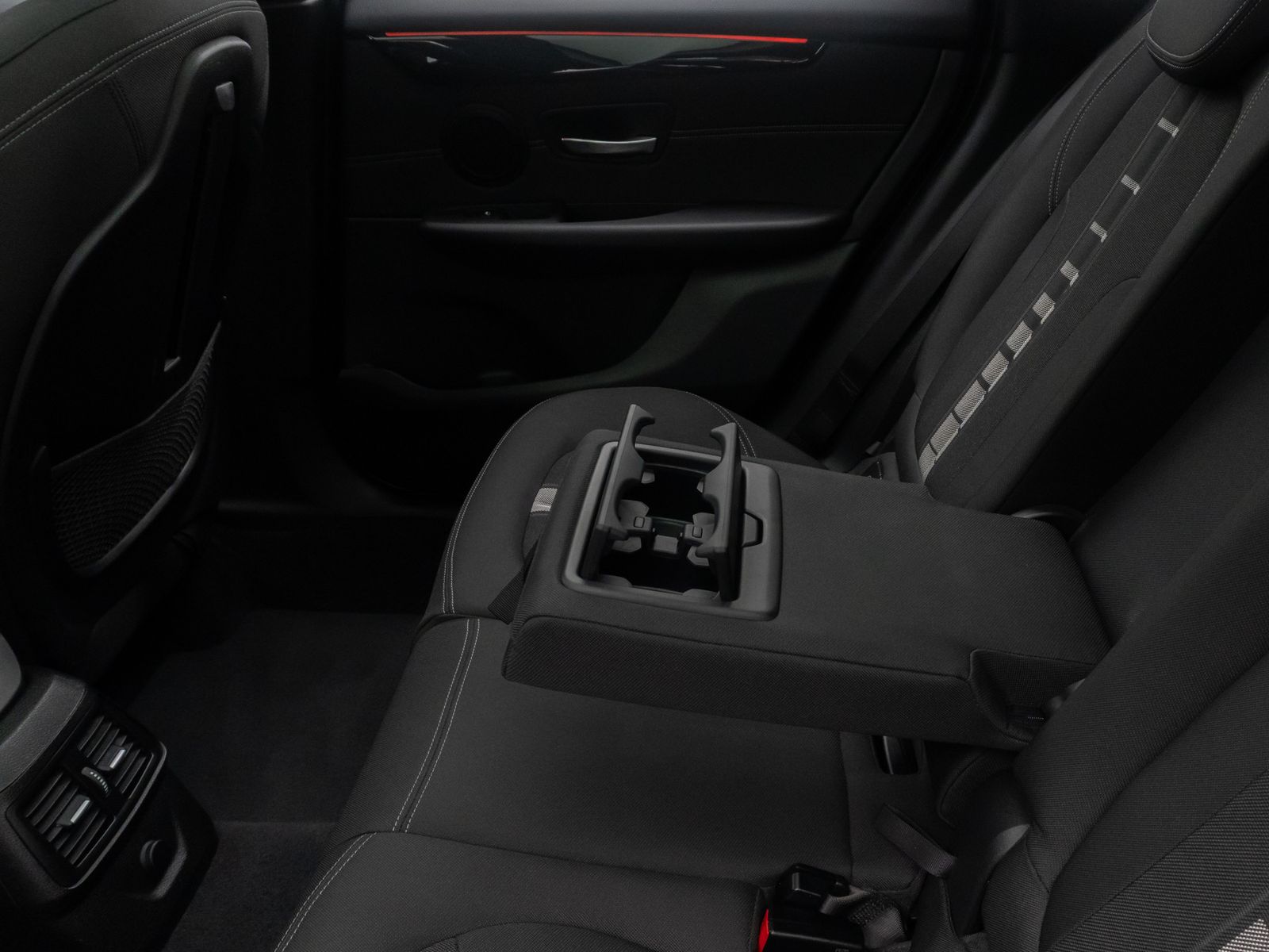 Fahrzeugabbildung BMW 218d Active Tourer Sport Line LED Kamera HiFi Pa