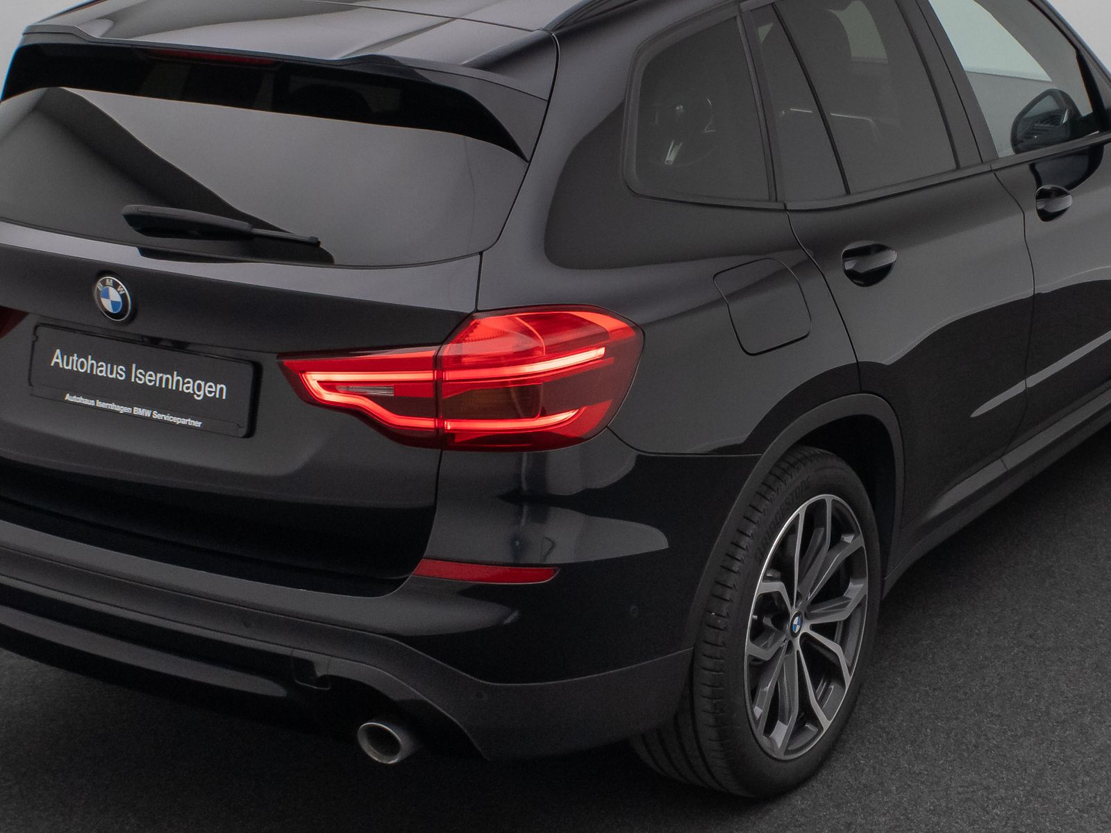 Fahrzeugabbildung BMW X3 xD30d Kamera HUD HiFi DisplKey Komfort 20Zoll