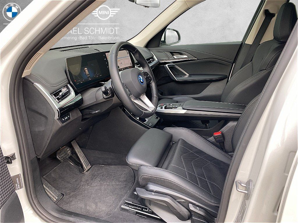 BMW iX1 - Bild 8
