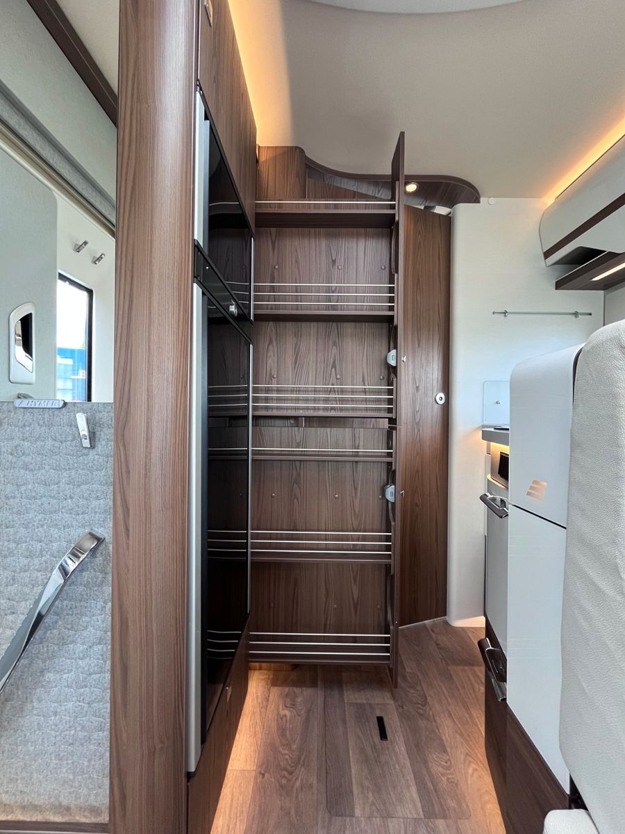 Fahrzeugabbildung HYMER / ERIBA / HYMERCAR HYMER B - KLASSE ML I 790 MASTERLINE
