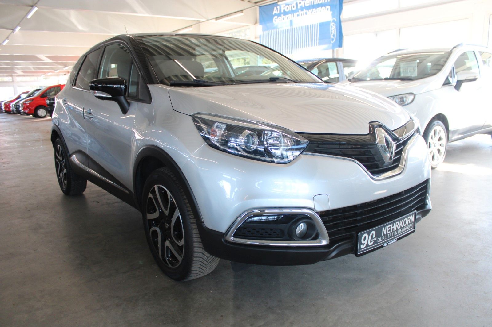 Fahrzeugabbildung Renault Captur Luxe 120 AUTOMATIK AHK NAVI CAM Klimaauto