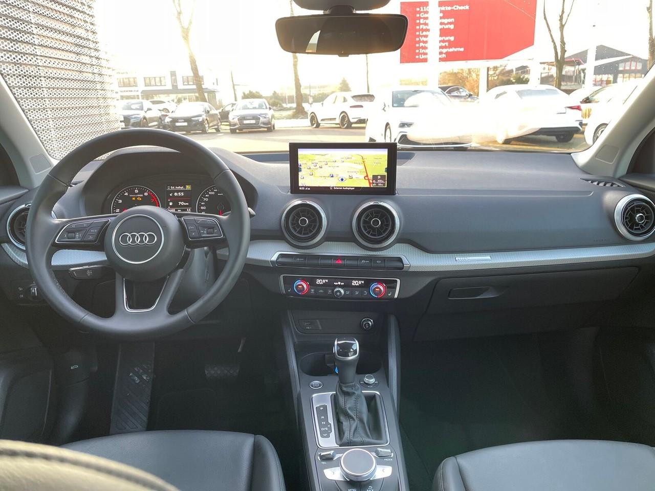 Audi Q2 35 TFSI S tronic advanced  Navi LED Leder PDC