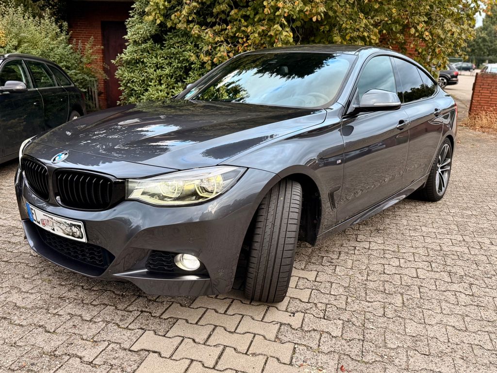 Image of BMW 330