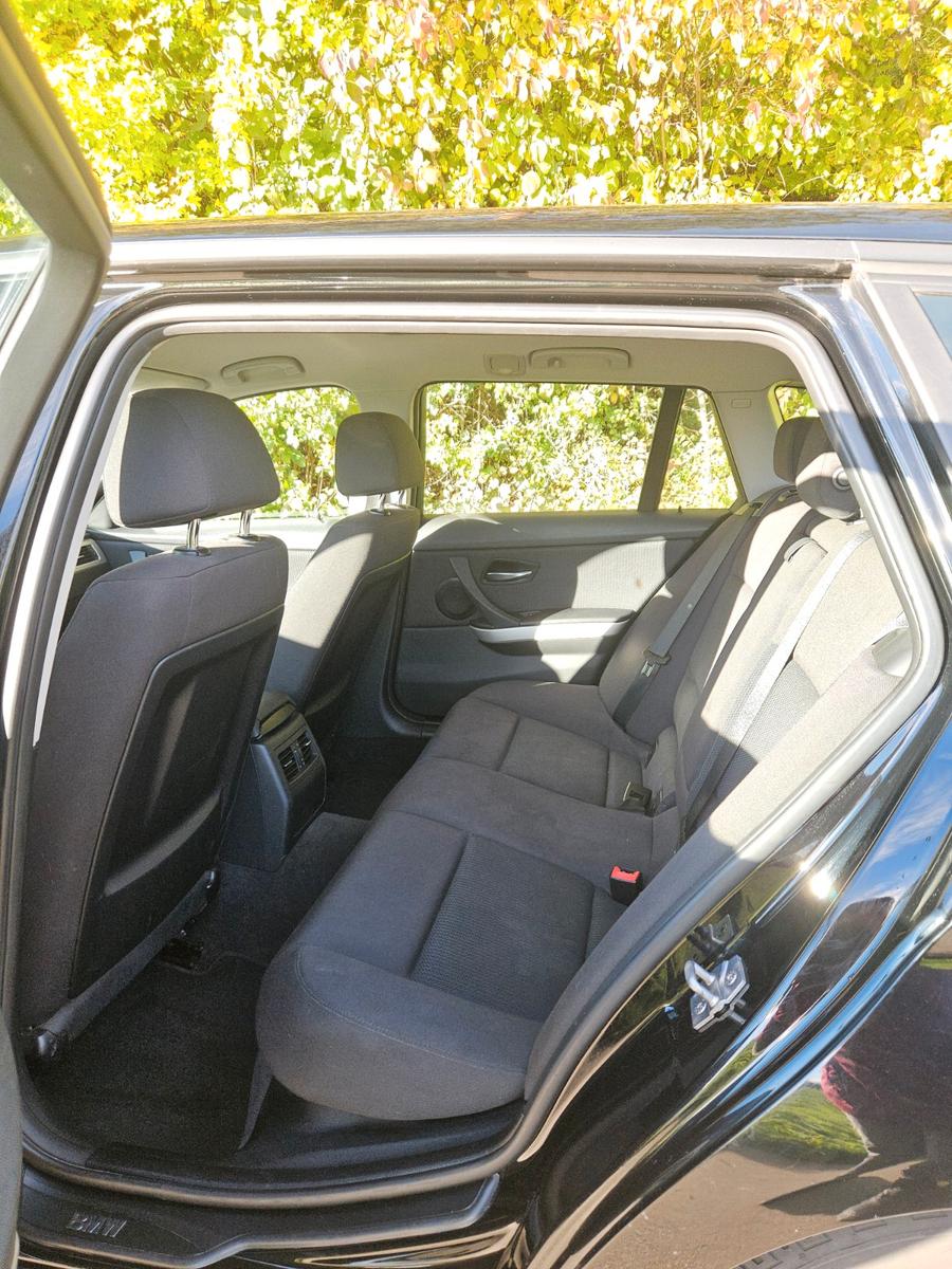 BMW 318 2011 — photo 12