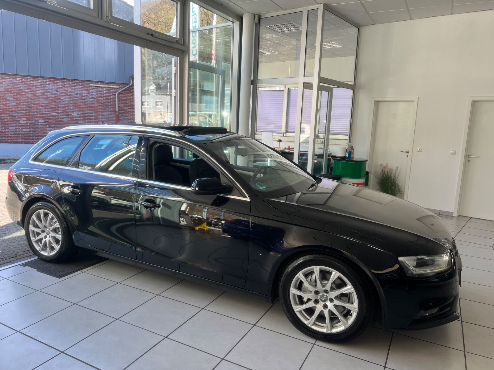 Fahrzeugabbildung Audi A4 Avant 2.0 TFSI Ambition *XENON/LED*AUTOMATIK*