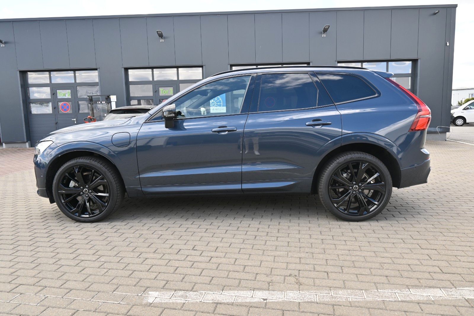 Fahrzeugabbildung Volvo XC60 T8 RC AWD Plus Black Edition*360*Facelift