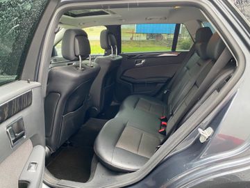 Mercedes E 300 - 12