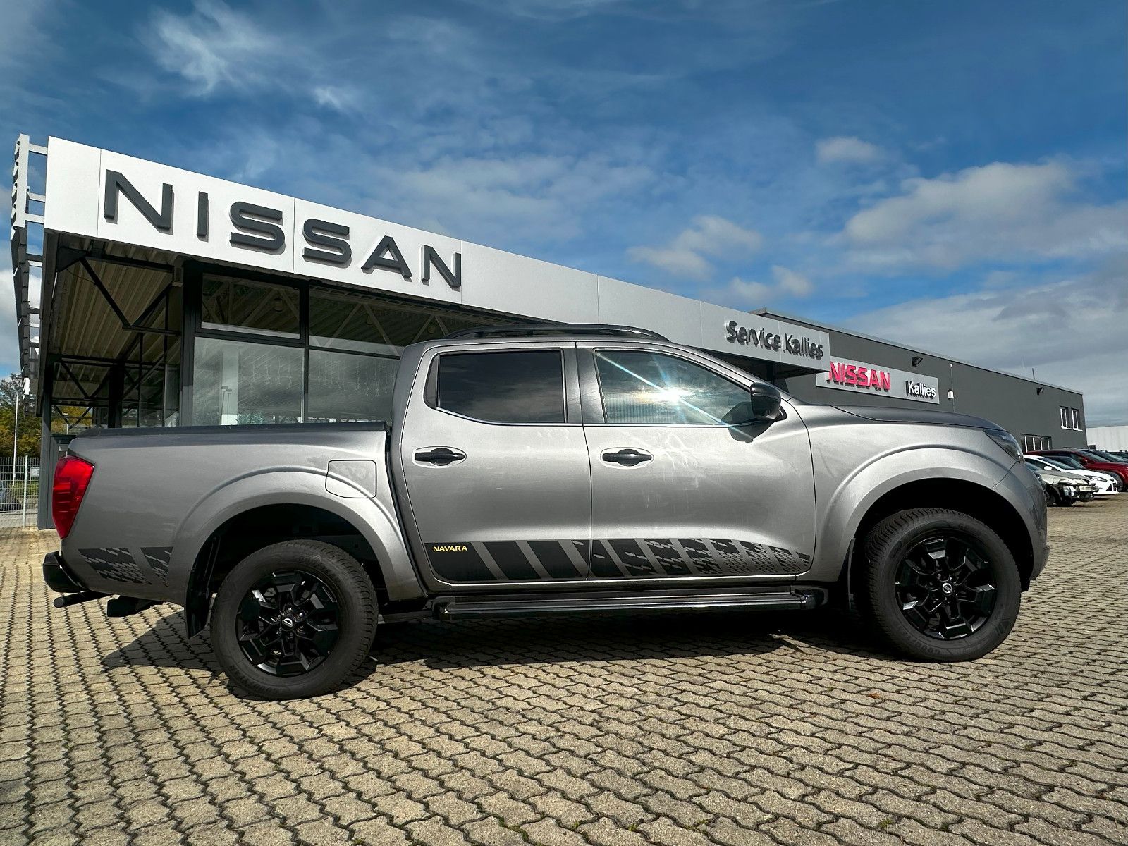 Fahrzeugabbildung Nissan Navara NP300 N-Guard Double Cab 4x4