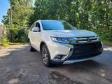 Mitsubishi Outlander 2.2 DI-D AT 4WD - Mitsubishi Outlander: Mitsubi