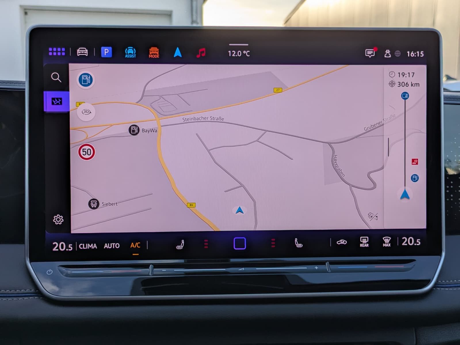 Fahrzeugabbildung Volkswagen Tiguan 2.0 TDI 4M R-Line PANO*H&K*AHK*MATRIX*20"