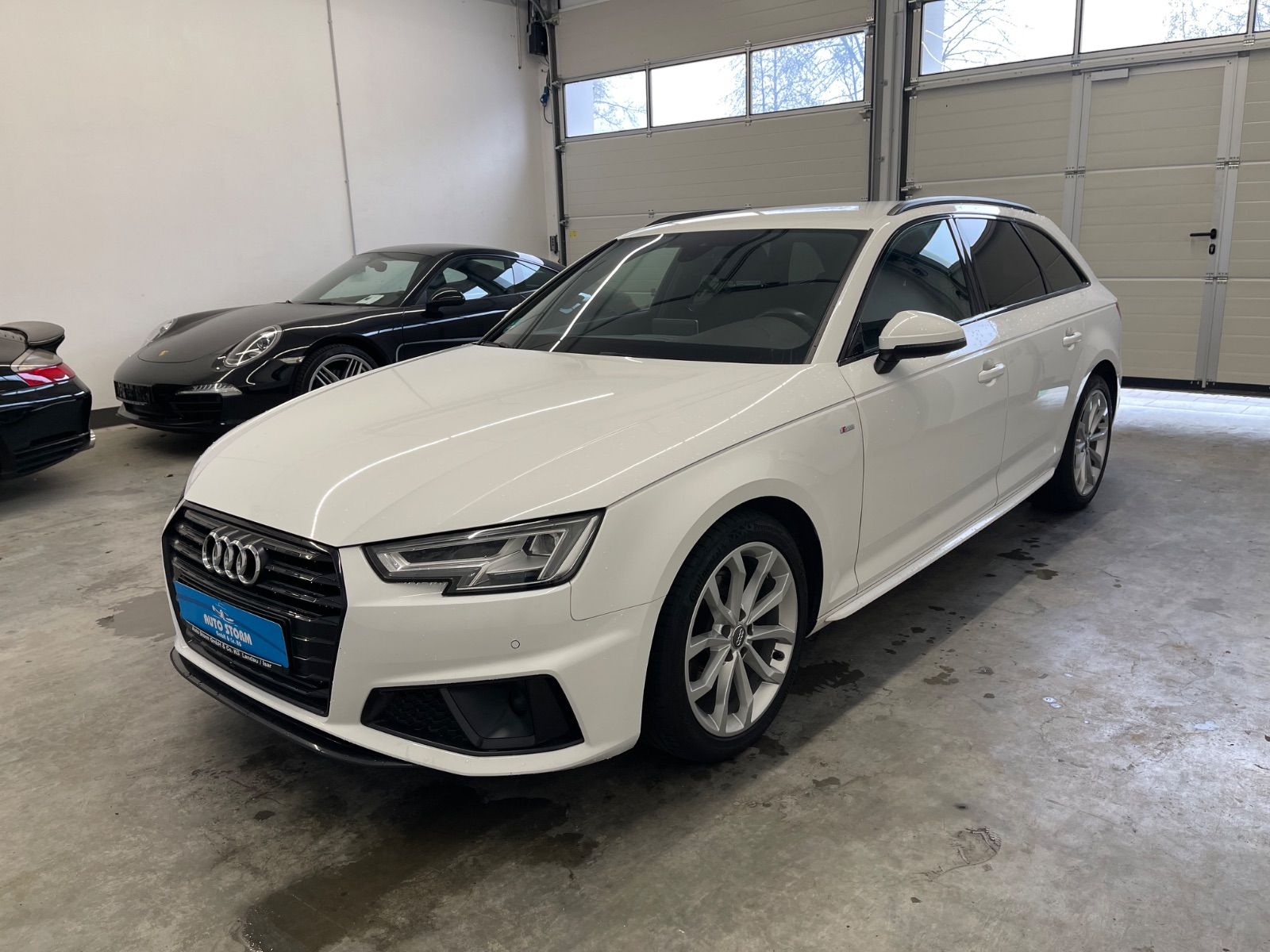 AUDI A4 35 TDI Avant S-Line*LED*KeylessGo*GRA*AHK Nav
