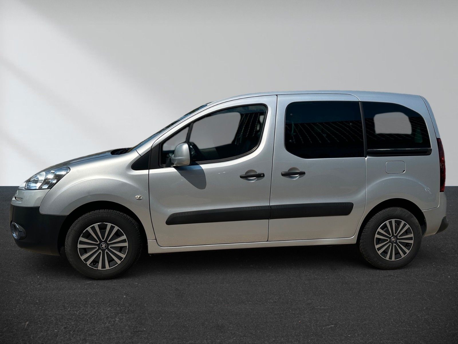 Peugeot Partner Tepee Active – Bild 9