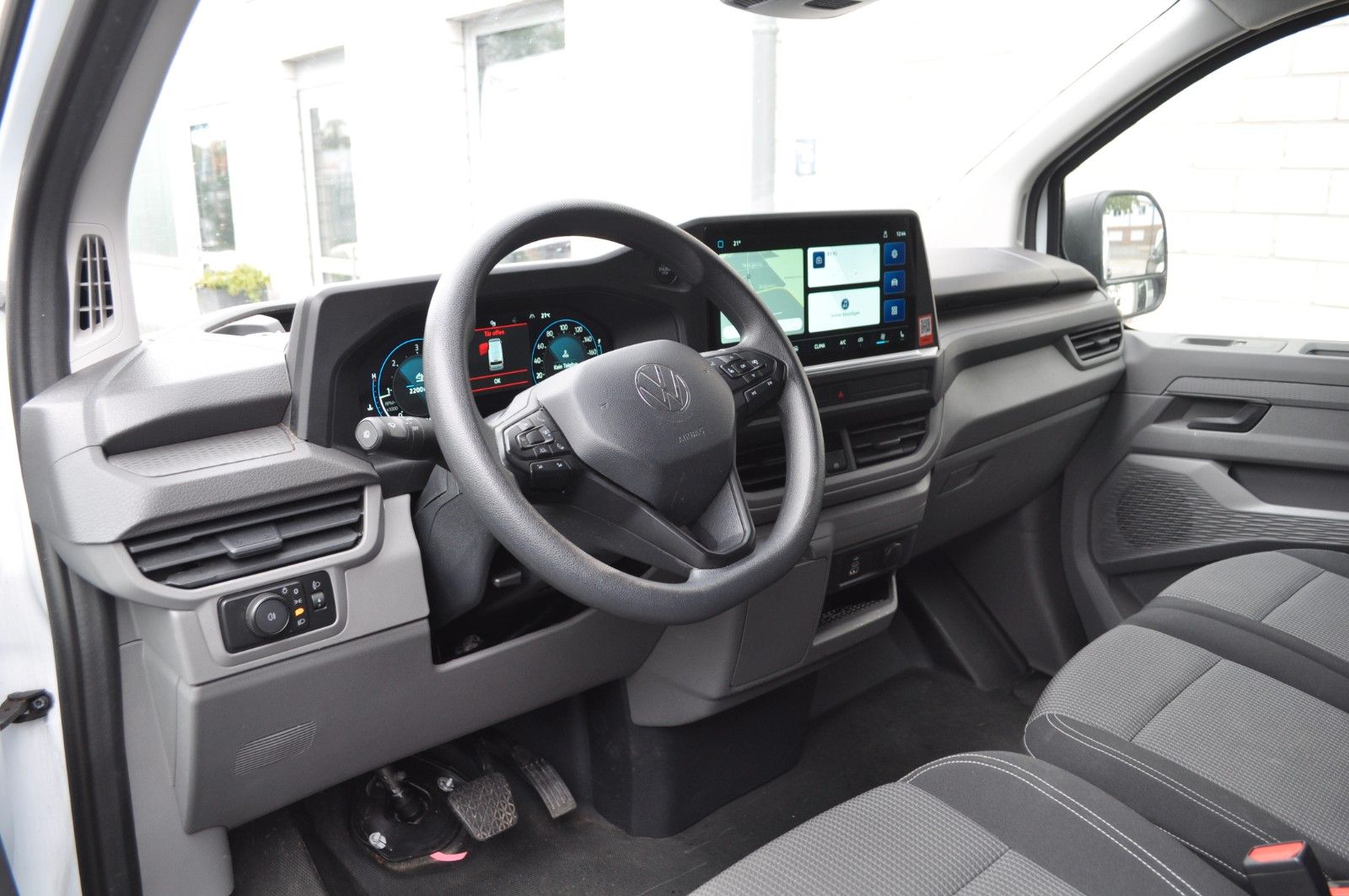 Volkswagen T7 TRANSPORTER KASTEN 2.0 TDI 110 kW KR/L1H1/GJR imagem 2