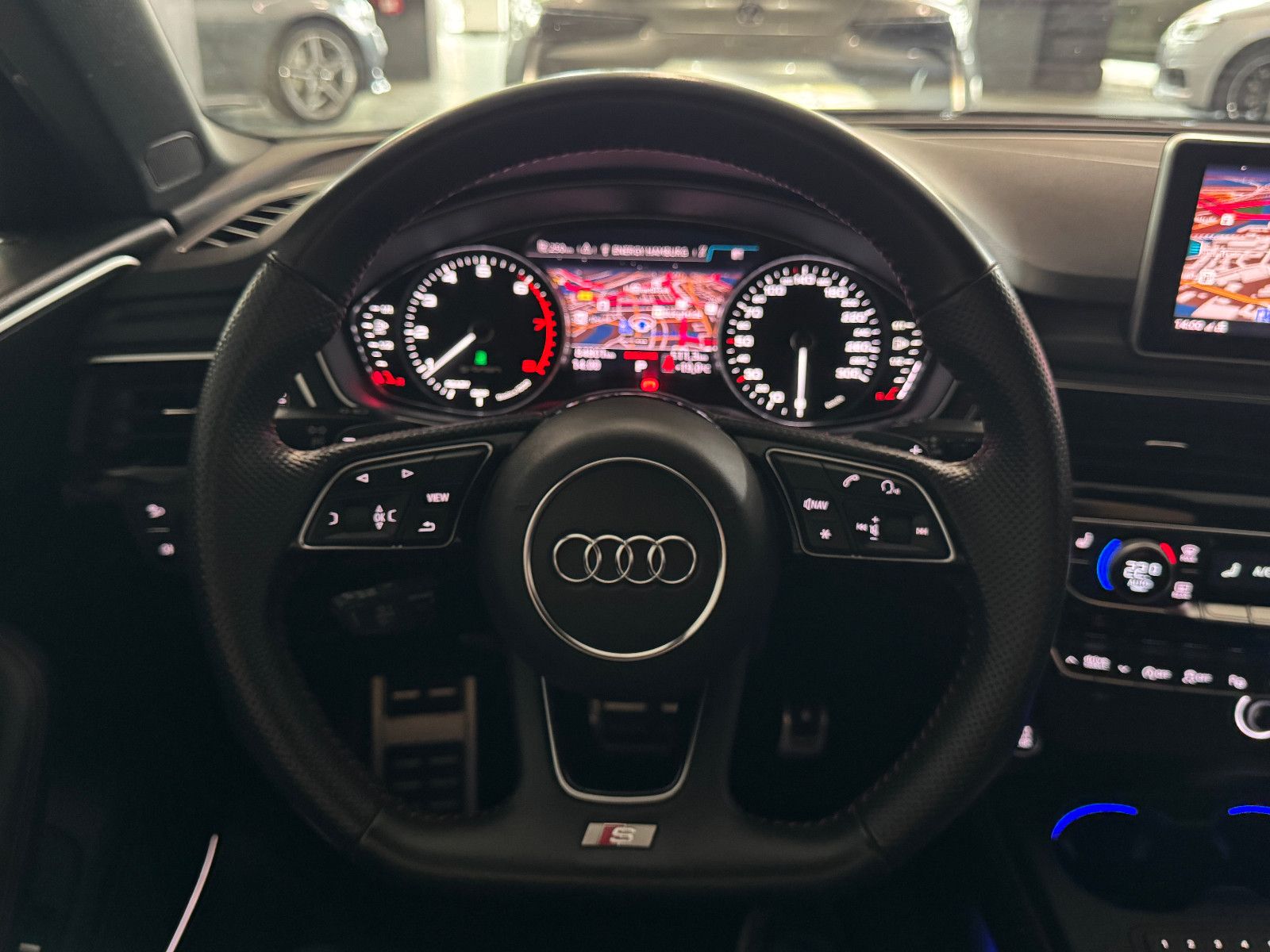 Fahrzeugabbildung Audi A4 2.0 TFSI G-TRON 3X S-LINE BLACK EDITION VOLL