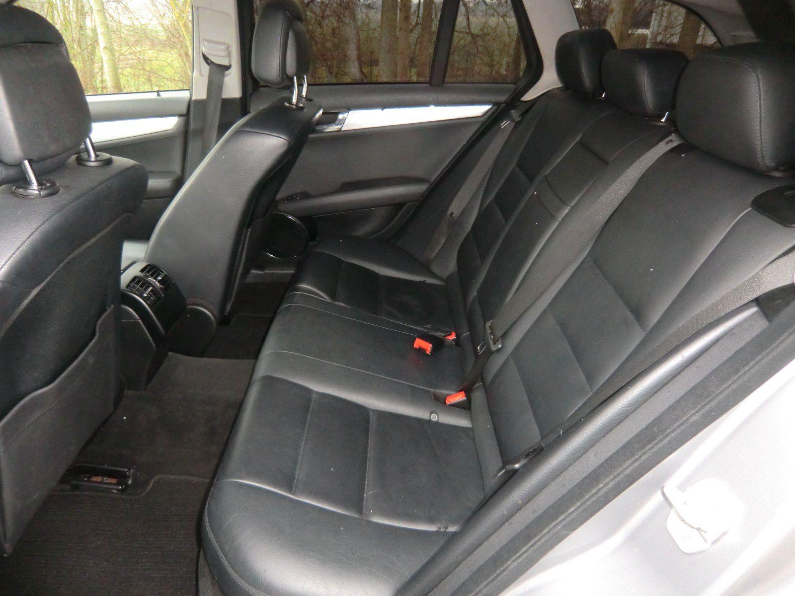 Mercedes-Benz C250 2010 — photo 13
