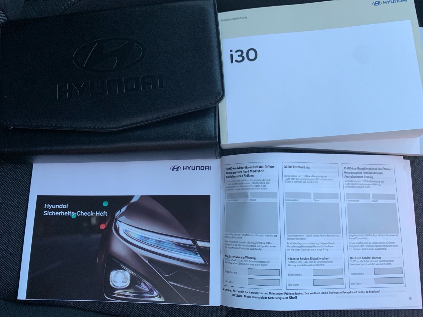 Fahrzeugabbildung Hyundai i30 Kombi 1.0 T-GDI Connect & Go Navi LED