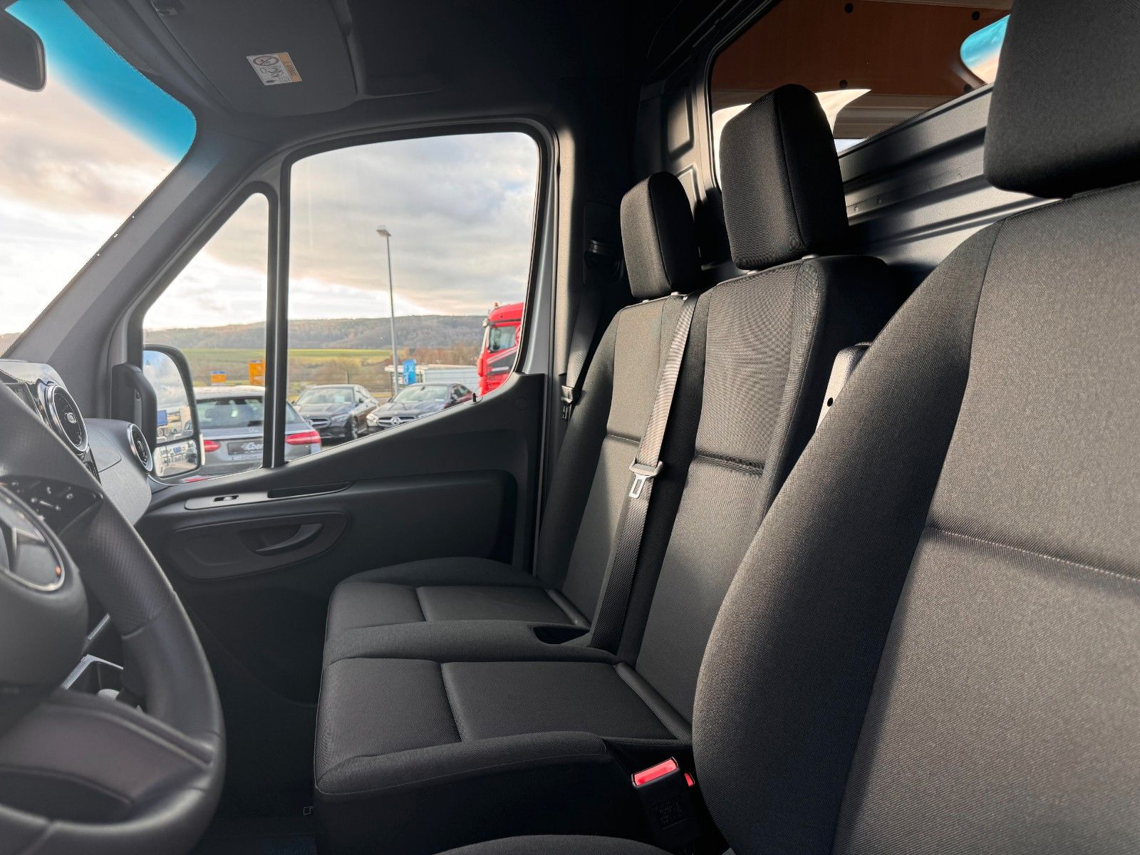 Fahrzeugabbildung Mercedes-Benz Sprinter 317 CDI 3665 Klima AHK Kamera Fenster