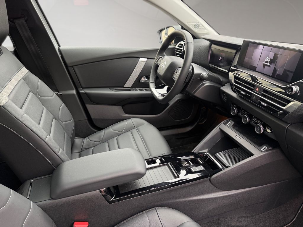 Fahrzeugabbildung Citroën C4 X PureTech 130 Stop&Start EAT8 MAX