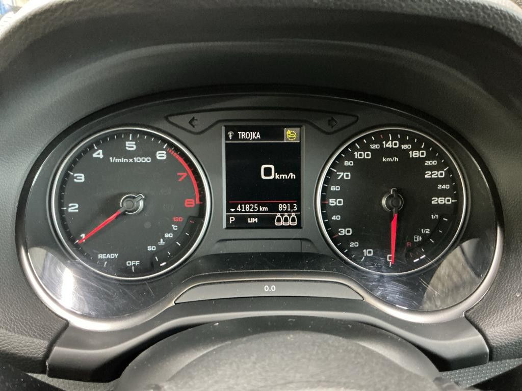 Fahrzeugabbildung Audi Q2 35 TFSI S tronic advanced-NAVI-LED-KAMERA-SHZ