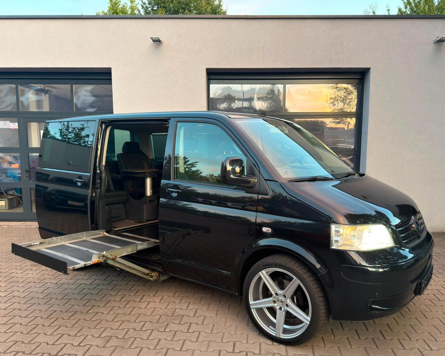 Volkswagen T5 Multivan Highline 6-Wegesitze Kassettenlift