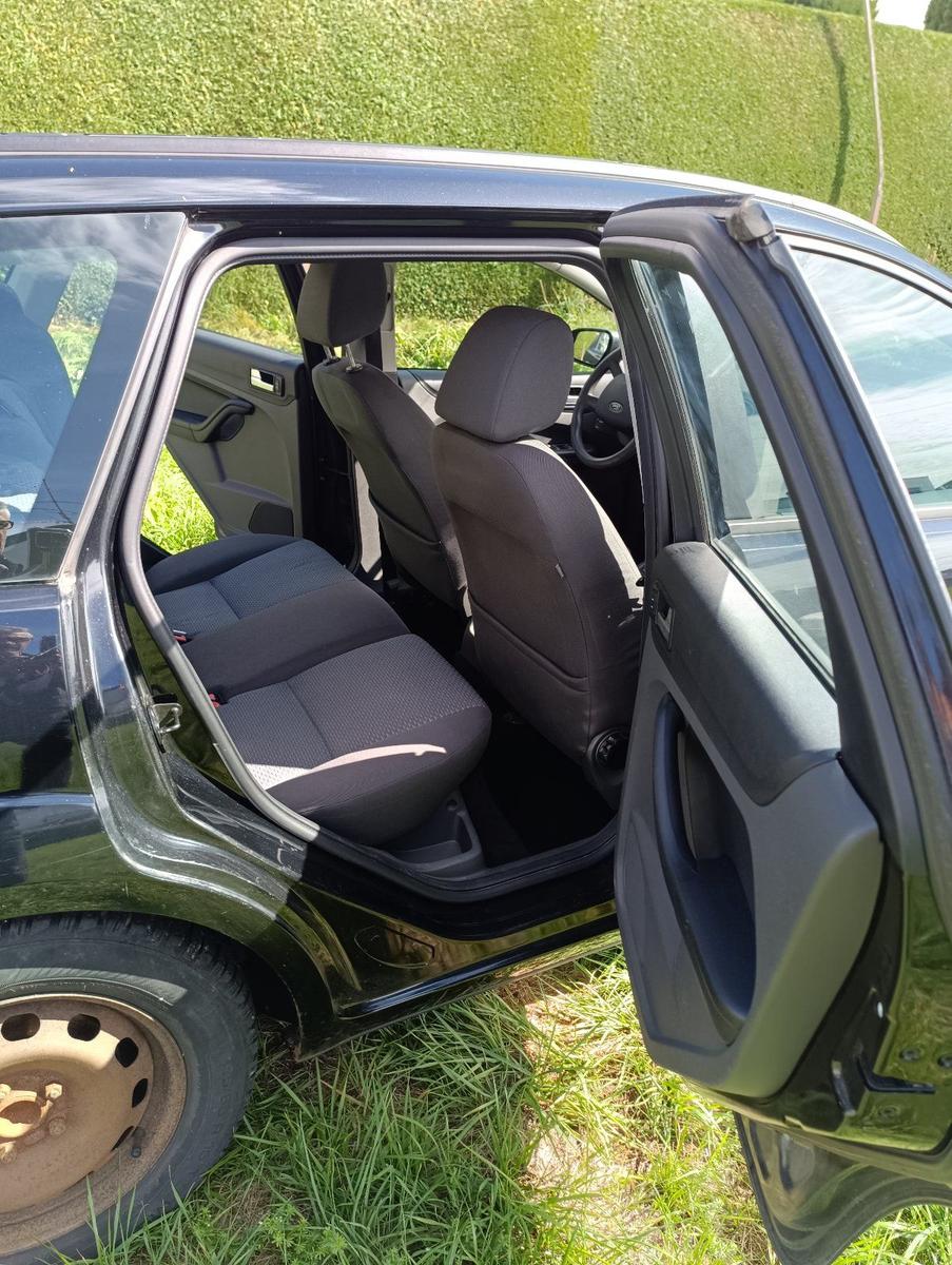 Ford Focus 2006 — photo 11
