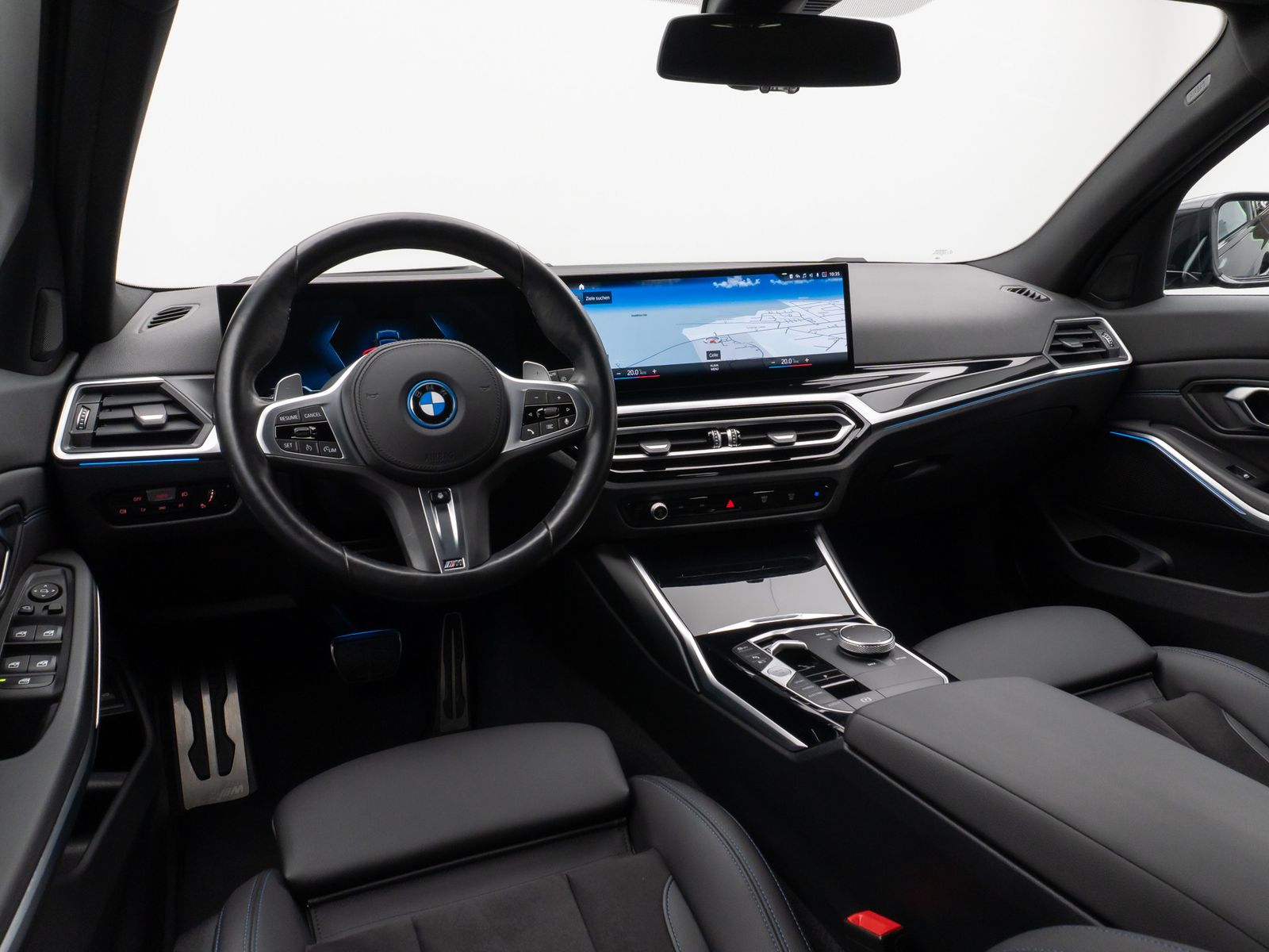 Fahrzeugabbildung BMW 330e M Sport Kamera DAB HiFi Lenkrhzg Alarm 19"