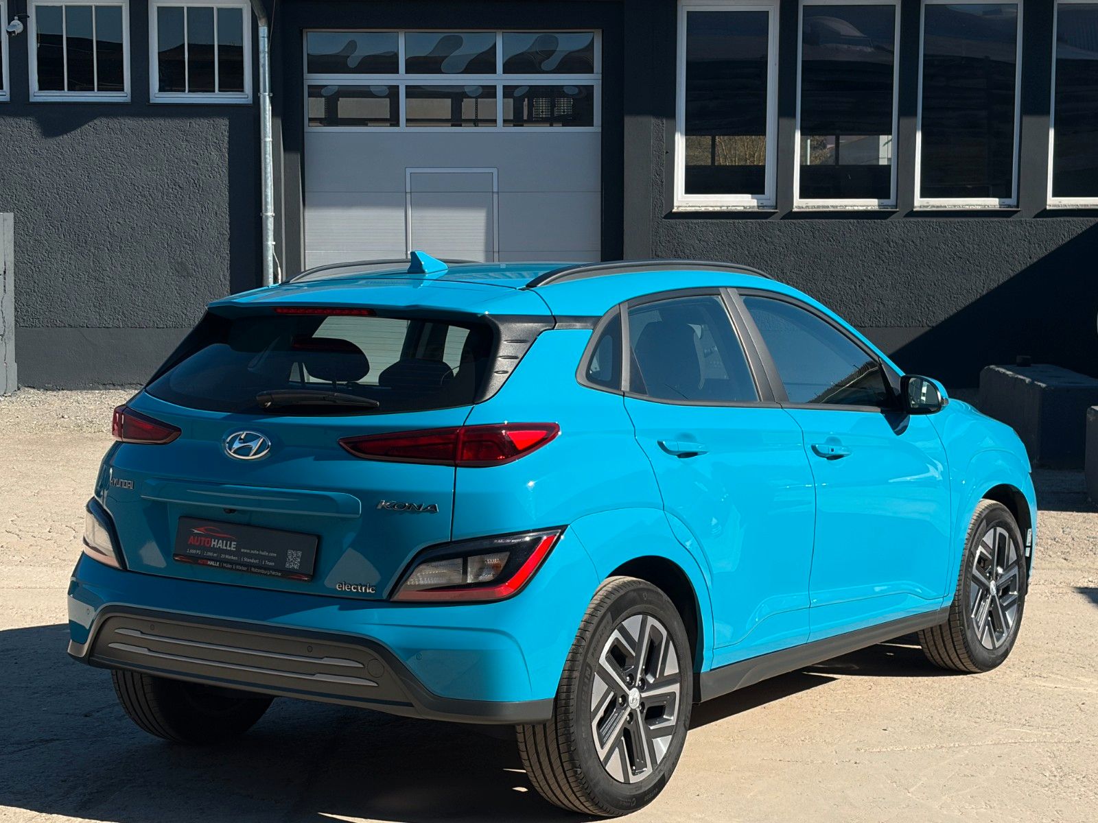 Fahrzeugabbildung Hyundai KONA E Select CarPlay Kamera PDC ACC SHZ LHZ LKA