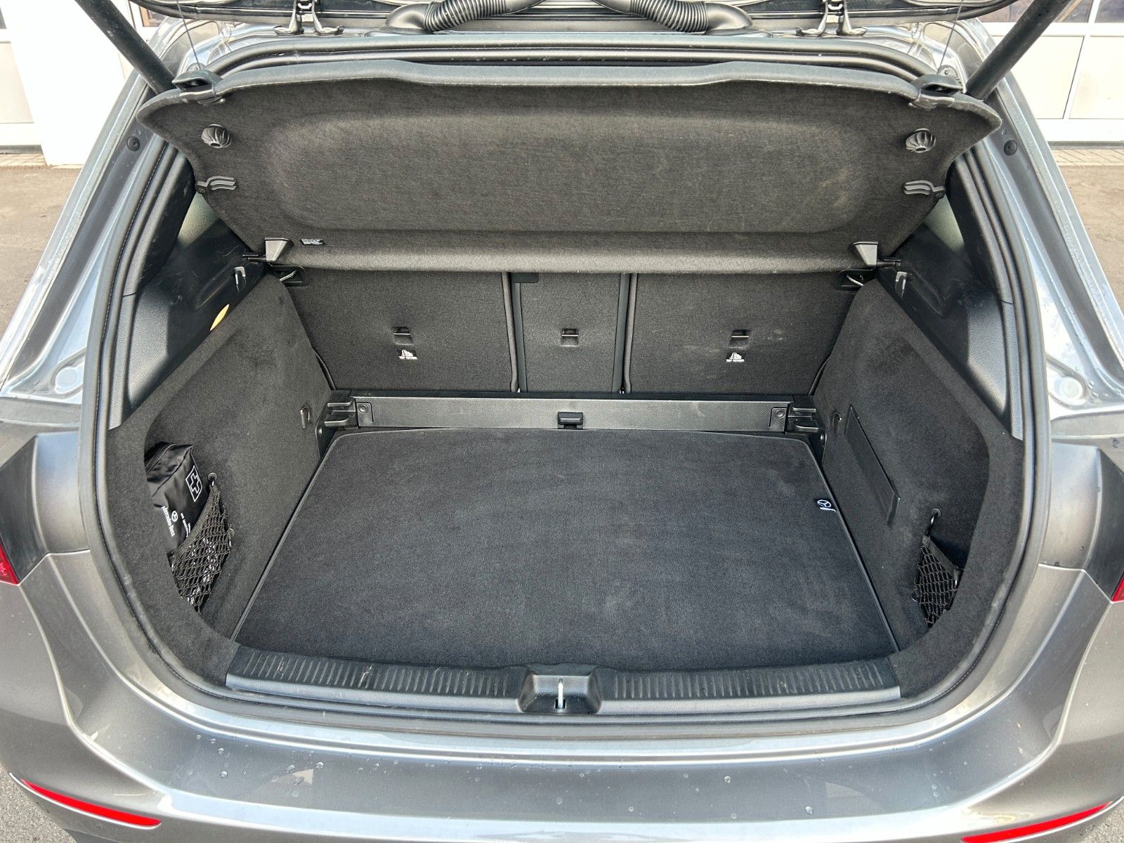 Fahrzeugabbildung Mercedes-Benz B 180 Progressive+PARK+SPIEGEL+LED+DAB+DIGITAL