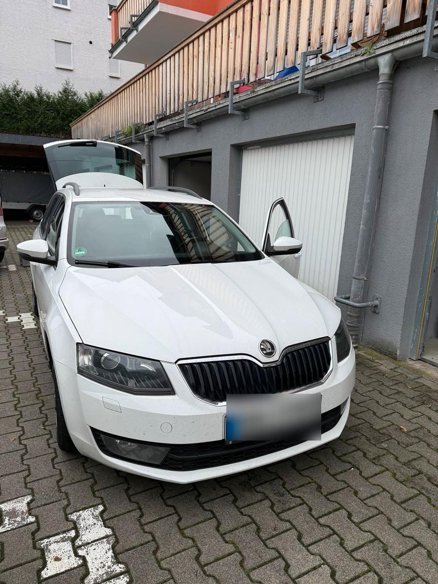 Skoda Octavia 2014 — салон