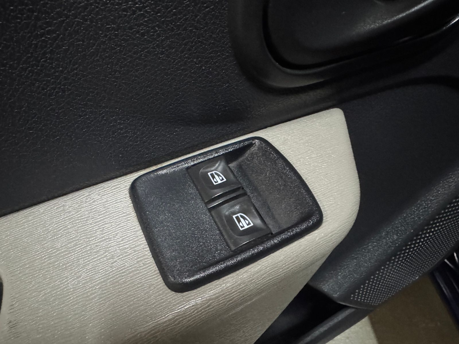 Fahrzeugabbildung Dacia Dokker Express Ambiance 1.6 LPG GAS NAVI AHK SHZ