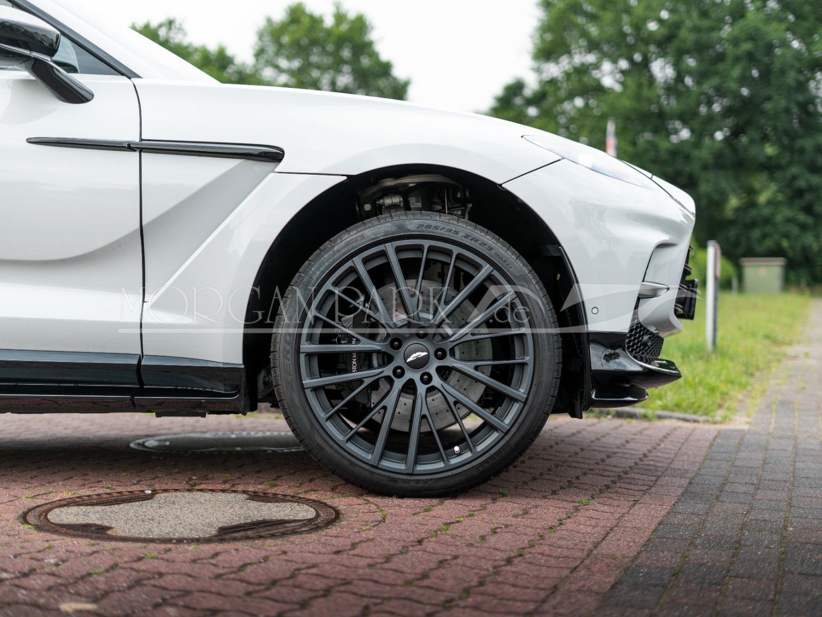 Fahrzeugabbildung Aston Martin DBX 707 1.Hd. MwSt. *Sonderlack* VOLL